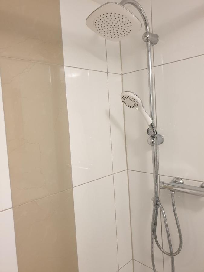 Moderne Einliegerwohnung Amara - Friedrichshafen Am Bodensee ภายนอก รูปภาพ