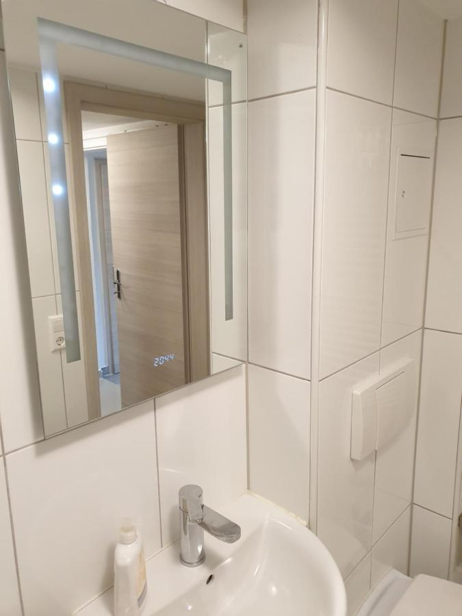 Moderne Einliegerwohnung Amara - Friedrichshafen Am Bodensee ภายนอก รูปภาพ